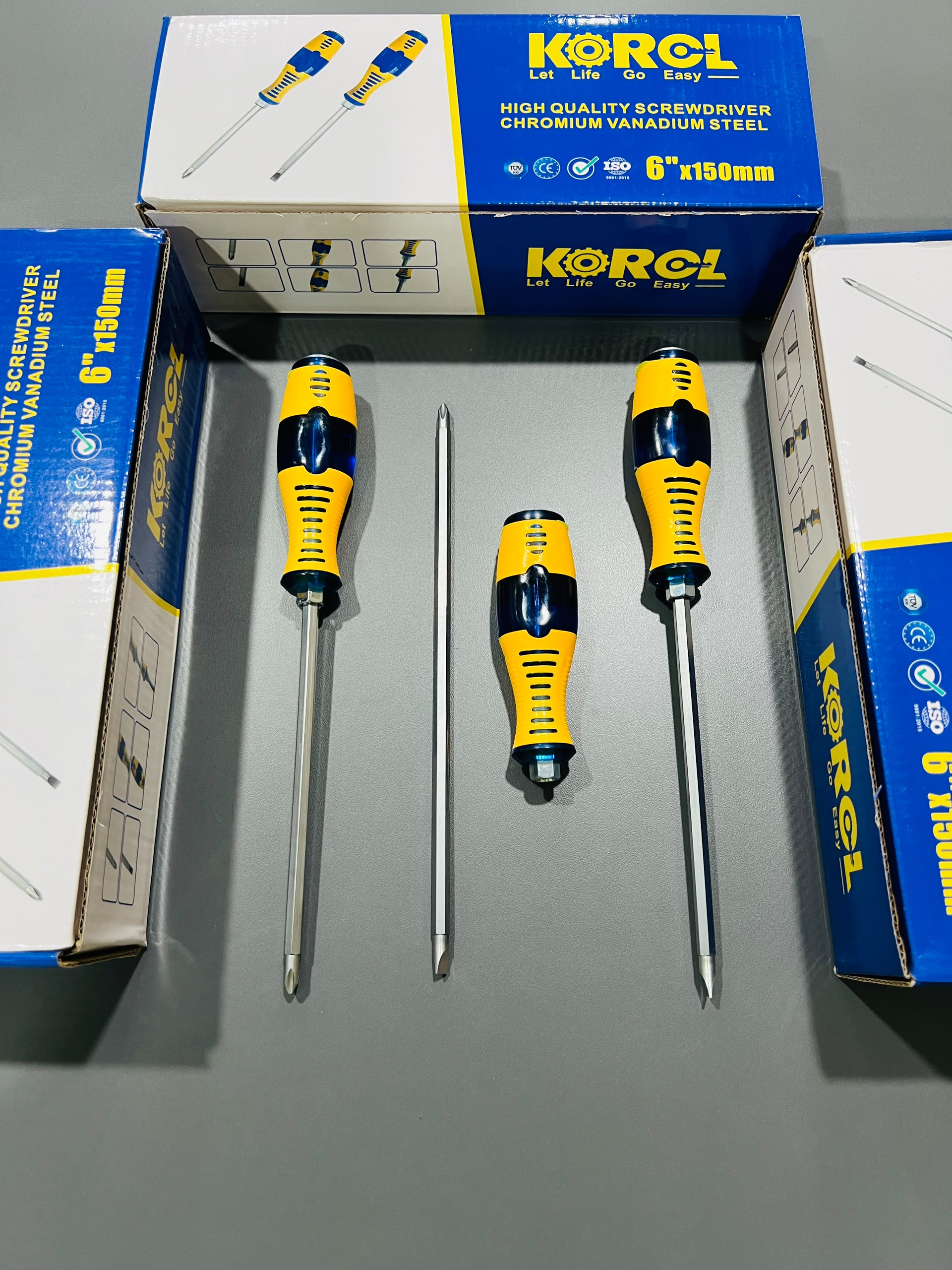 پیچ گوشتی ضربه خور 150×6 دو طرفه دوسو و چهار سو برند کرول طول میله 22 سانت طول دسته 11سانت